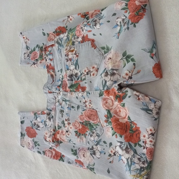 Vintage America Light Blue Floral & Hummingbird Print Boho Skinny Ankle Jeans - Picture 5 of 12
